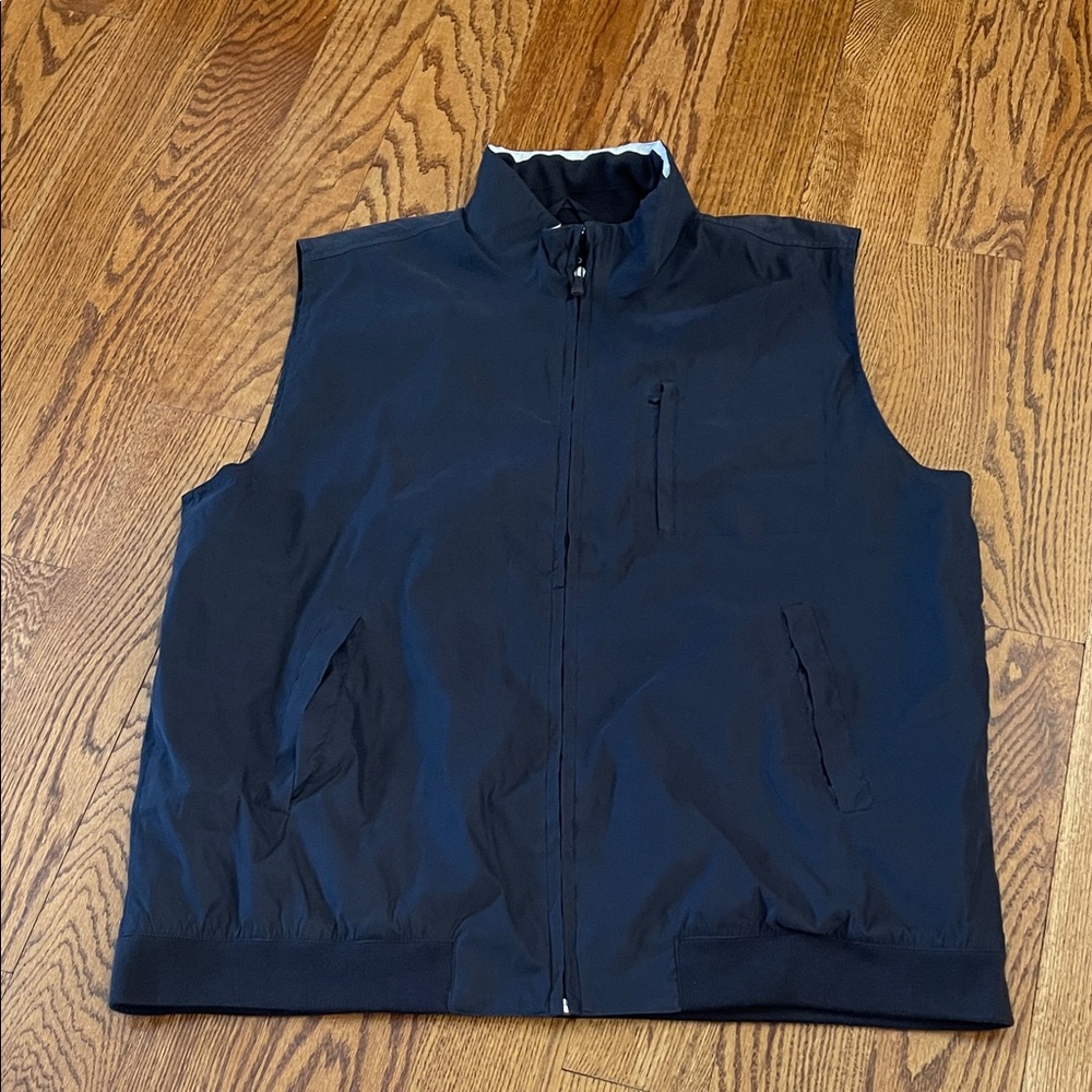 Izod Men's Black Vest